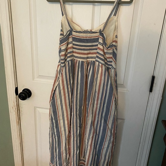 Madison & Berkeley Blue and White Ruched Sundress - Picture 4 of 6
